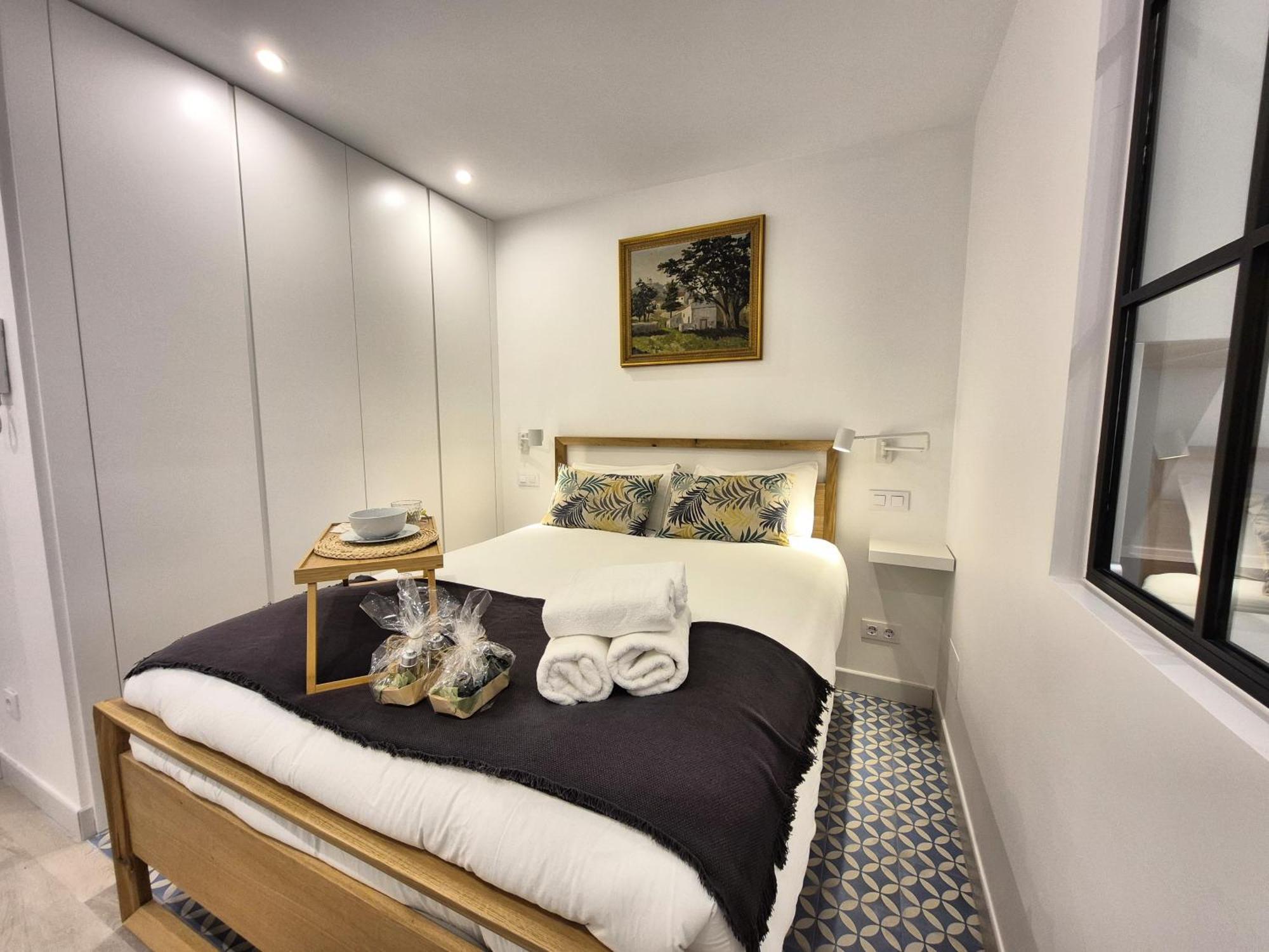 Apartamentos Plaza De Espana Madrid Exterior foto